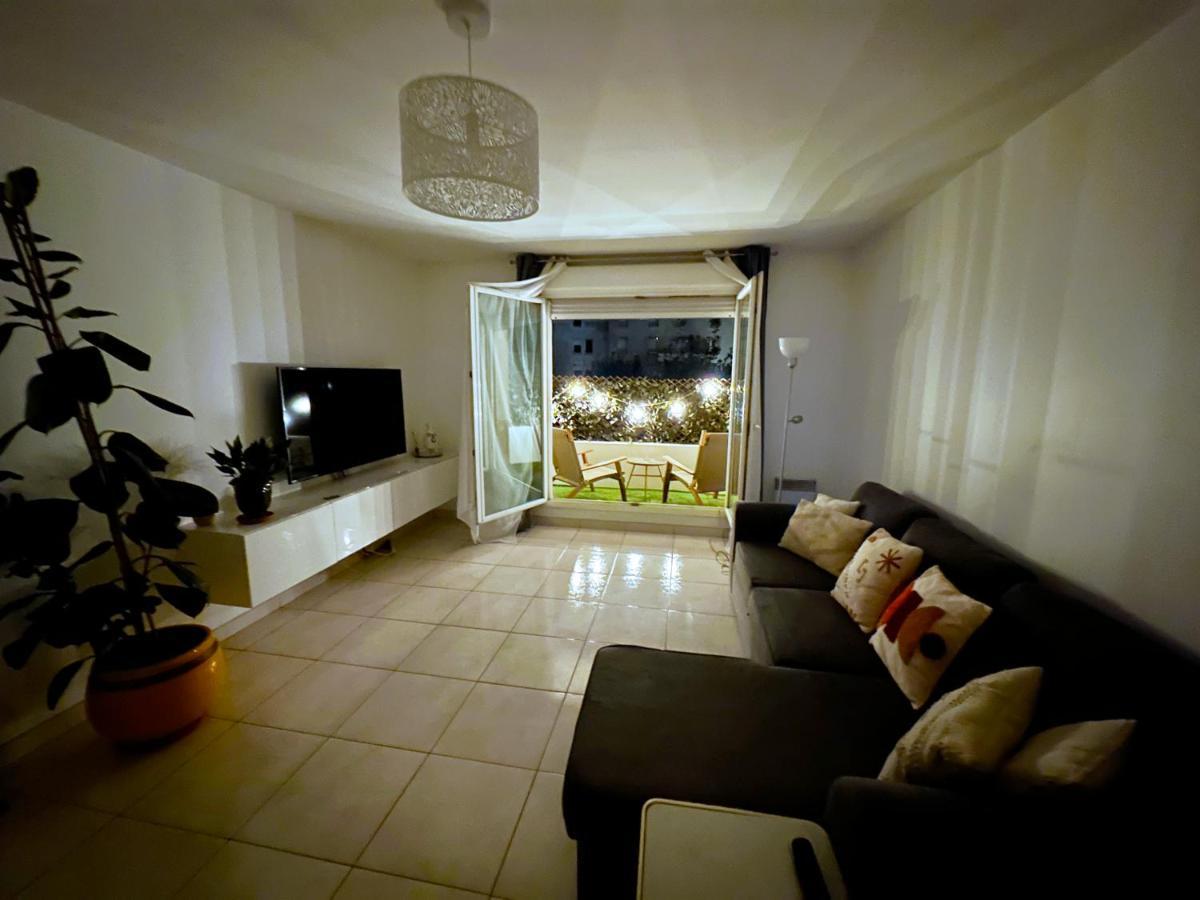 L'Ecrin Du Stade By Uta House แซงต์-เดอนี ภายนอก รูปภาพ